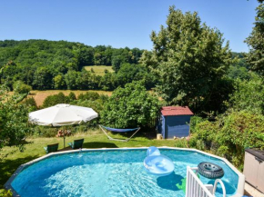 Cosy town house on the edge of a bastide with swimming pool and stunning views